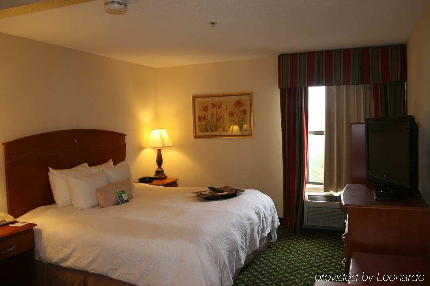 Hampton Akron-fairlawn 3*